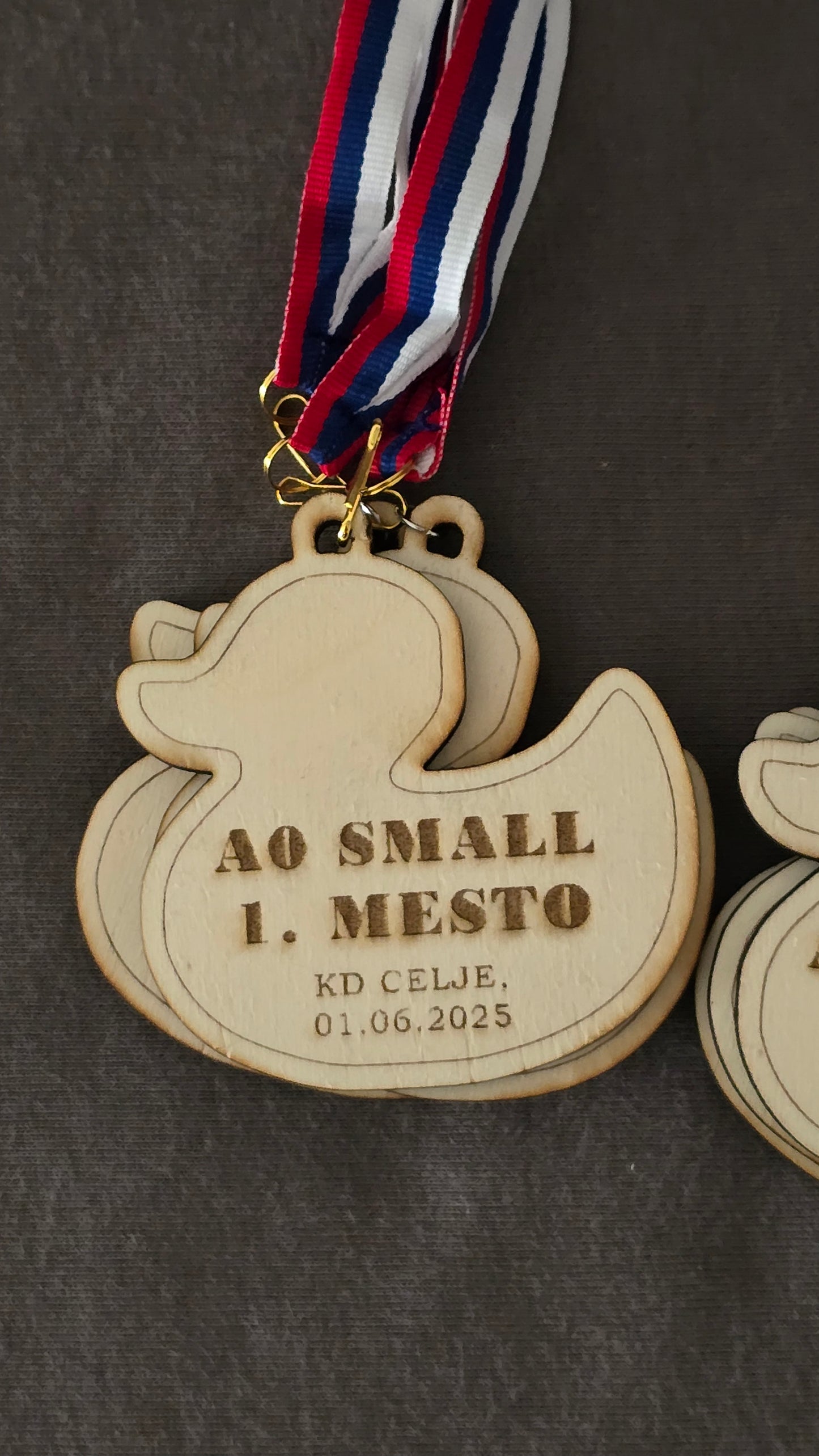 Medalja s trakom