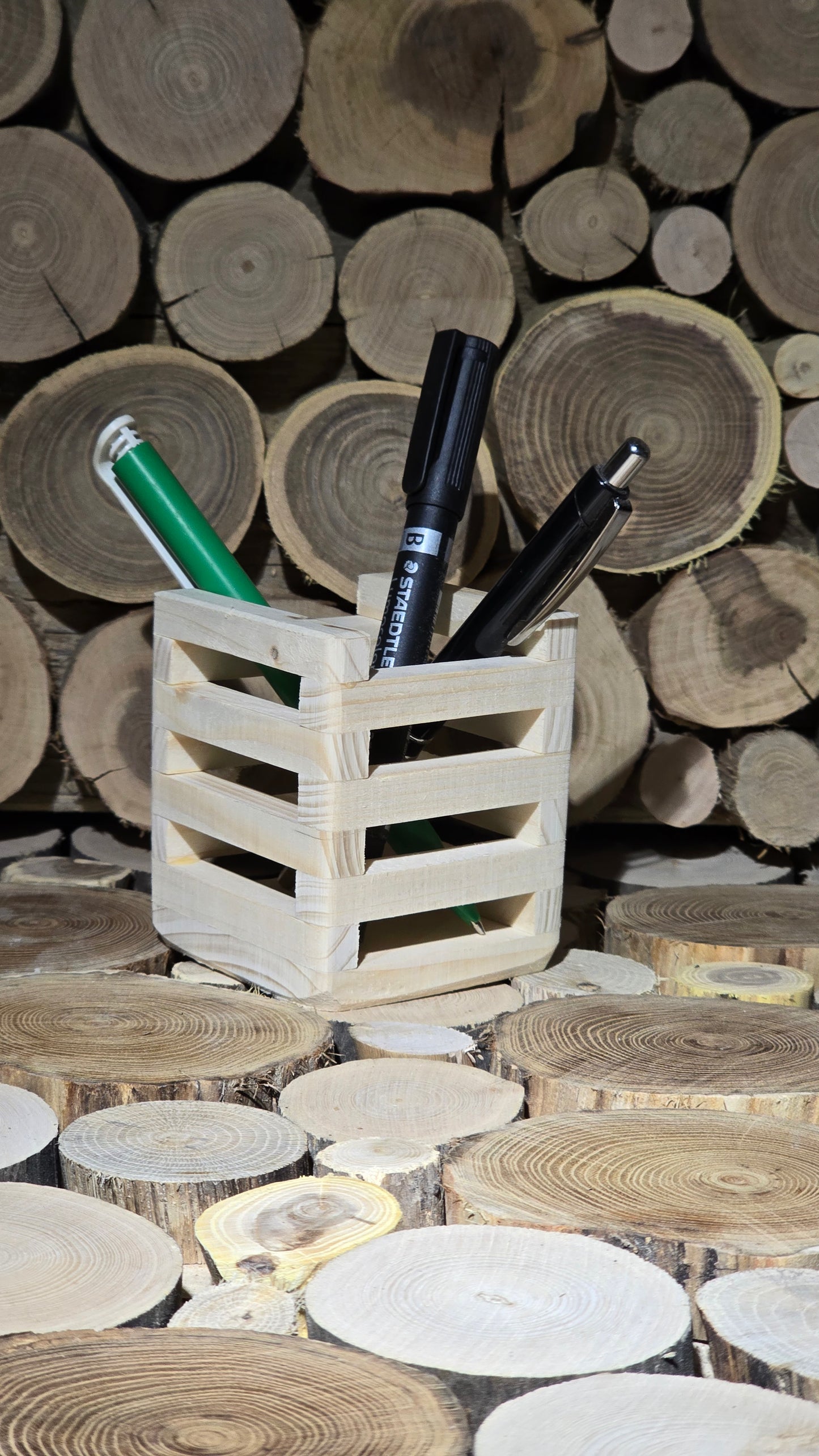 Posoda za pisarniški pribor