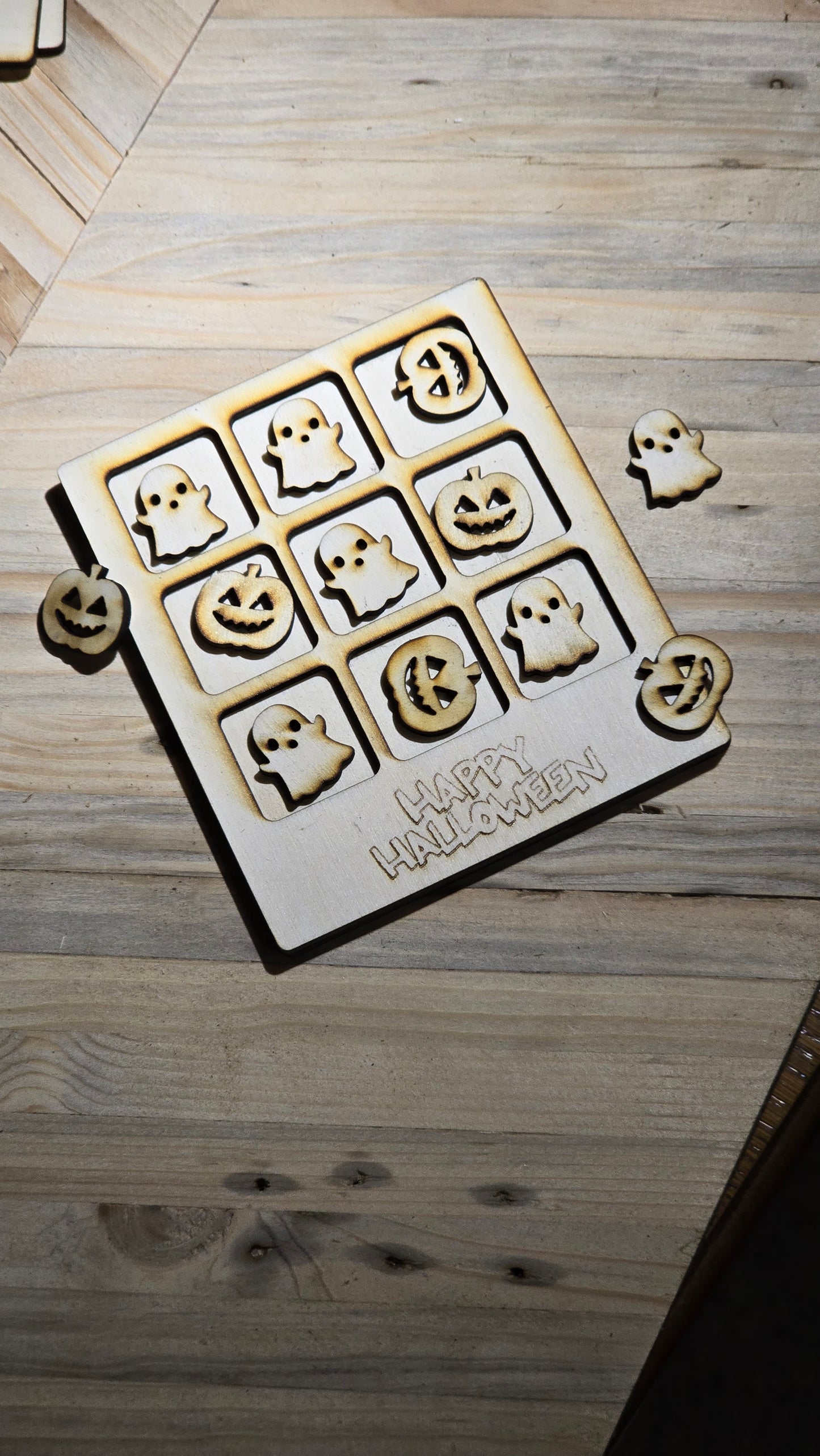 Igra tri v vrsto za Noč čarovnic